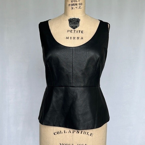 BCBGMaxAzria Black Faux Leather Top Sleeveless Tank Peplum Waist Size Large - Picture 1 of 9